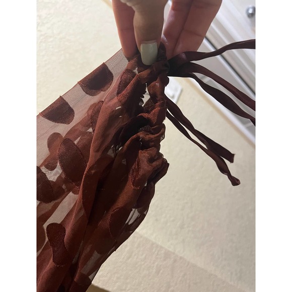 ASOS DESIGN Tall brown satin jacquard warped dot wrap maxi dress with tie waist - Picture 8 of 15